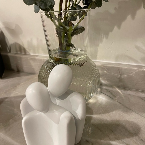 Lovely Couple Statue White Resin Gift Valentine’s Day Modern ❤️💕❤️ - Picture 5 of 7